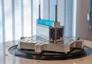 Првиот српски сателит HUNITY лансиран во вселената, посветен на жртвите од падот на бетонската настрешница на железничката станица во Нови Сад