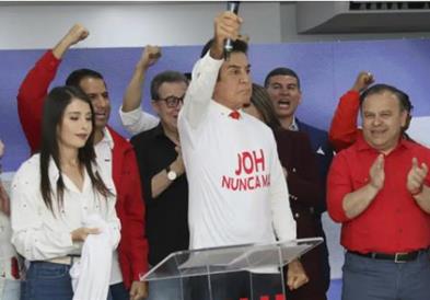 Тројца кандидати во тесна трка за нов претседател на Хондурас