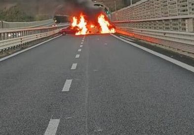 Драма во Италија: Украле 2 милиони евра од блиндирано возило во тунел на автопат 