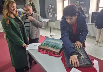 Во битолскиот Музеј отворена мултисензорна изложба „Допир на уметноста“