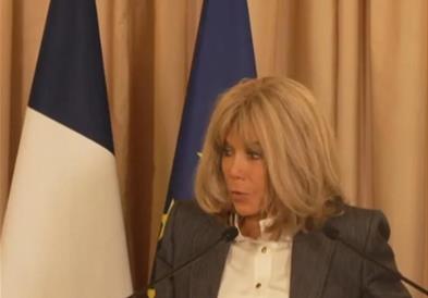 Брижит Макрон ги нарекува феминистките кои протестираат против силување „валкани ку*ви“