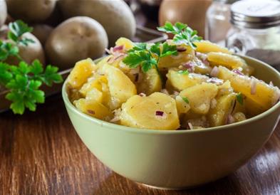 Највкусна компир салата – Тајната е во една состојка, без неа не е добра