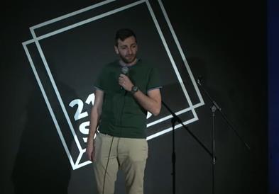 Кумановецот Влад Илиќ, најдобар стенд-ап комичар во Велика Британија