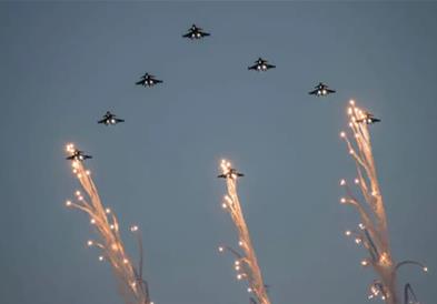 Шведска, Данска и Финска прв пат заедно изведоа божикен прелет во форма на елка над Скандинавија (ВИДЕО)