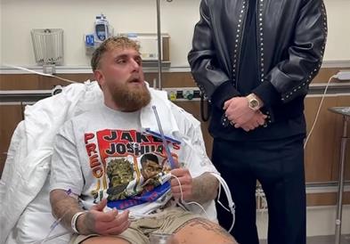 Џејк Пол со скршена вилица се јавИ од болница со скршена вилица: Дајте ми го Канело за 10 дена