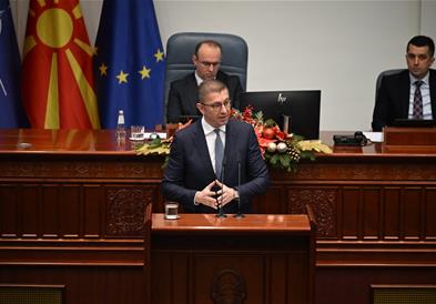 Мицкоски: Лага е дека има договор за мигранти, граѓаните да бидат спокојни