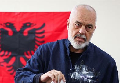 Рама: Албанија ќе произведува оклопни возила и борбени беспилотни летала
