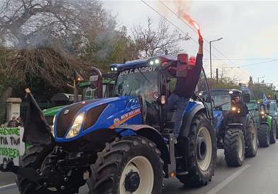 Грчките земјоделци започнуваат 48-часовна блокада низ цела Грција – ќе ги затворат граничните премини Евзони и Ники