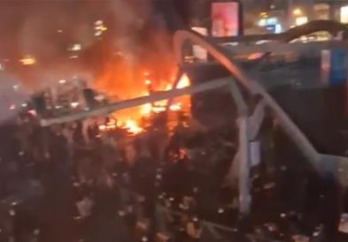 Ескалираа протестите во Иран: Убиени се најмалку 65 демонстранти, запалена е и џамија (ВИДЕО)
