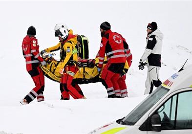 Страшен пад на австриска скијачка со брзина од 109 км/час- интервенираше хеликоптер 