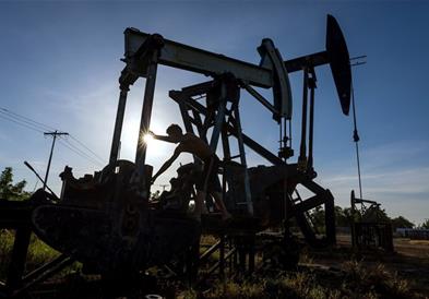 Трамп сака нафтените гиганти да вложуваат во Венецуела, за шефот на Ексон тоа е невозможно