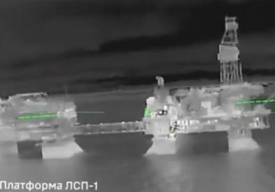 Украинска армија: Нападнавме три руски нафтени платформи во Каспиското Море (ВИДЕО)