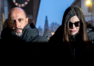 Газдите на барот во Швајцарија, каде во пожар загинаа 40 млади: Не сме воопшто виновни, тоа беше шоу на загинатата келнерка