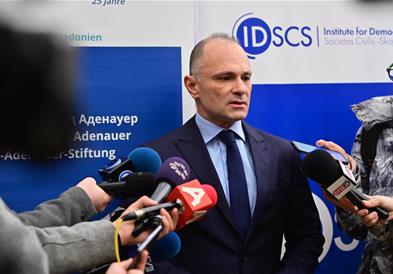 Филипче: Со изолацијата на земјата од ЕУ страдаат граѓаните, страда државата