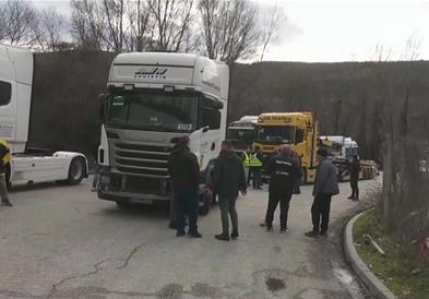 Канал 5 дознава - Денеска во ЕУ состанок за надминување на проблемот со транспортерите 