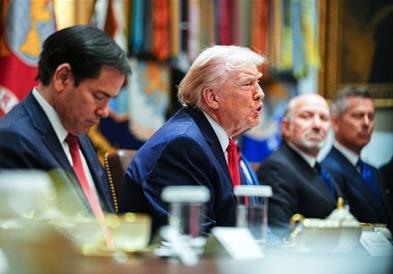 Белата куќа и демократите постигнаа договор за финансирање, избегната блокада на владата