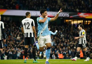 Манчестер сити го победи Њукасл и ќе игра против Арсенал во финалето на Лига купот