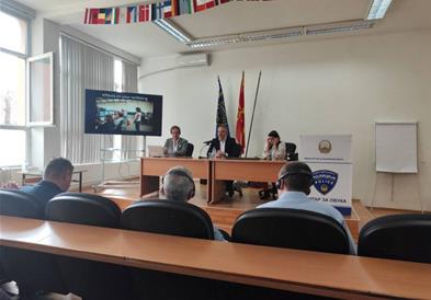 Дирекорот на БЈБ Александар Јанев ги посети полициските службеници кои учествуваат на специјализирана обука за онлајн криминал 