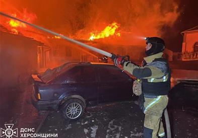Најмалку едно лице загина, две се повредени во руски напад врз Краматорск, осум повредени во Херсон