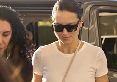 Фото: Адријана Лима го покажа своето вистинско лице, без филтри, шминка и апликации за разубавување