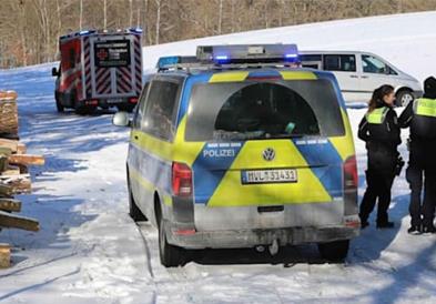 Дете загина при опасна игра на снег- автомобил му ја влечел санката, па се забил во дрва
