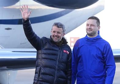 Данскиот крал пристигна во посета на Гренланд