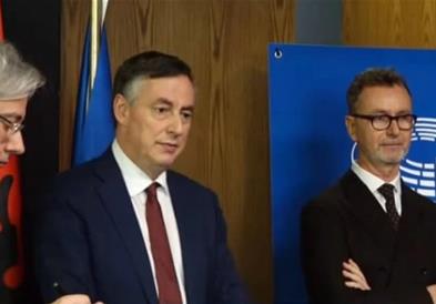 Мекалистер: Го цениме тоа што интеграцијата во ЕУ е приоритет во Албанија, но сме загрижени во однос на политичката поларизација