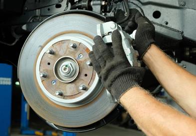 Вашиот автомобил стоел подолго време? Еве зошто првото возење може да биде ризично