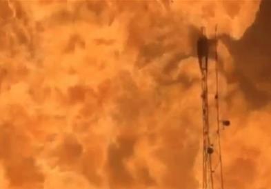 Најмалку 13 загинати во експлозија на гас во станбена зграда во Карачи