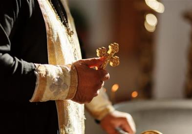 Православен свештеник и неговите помошници на суд се прогласени за виновни за физичко злоставување деца 