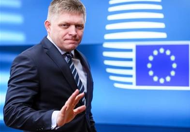 Фицо се закани дека ќе ги запре испораките на струја за Украина ако Киев не ја деблокира доставата на нафта за Словачка