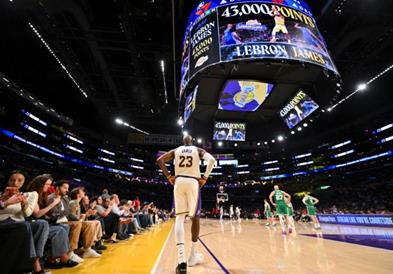 Леброн Џејмс прв играч во историјата на НБА кој достигна 43.000 поени