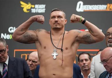 Борба на годината: Шампионите во бокс и во кикбокс ќе се судрат покрај пирамидите во Египет