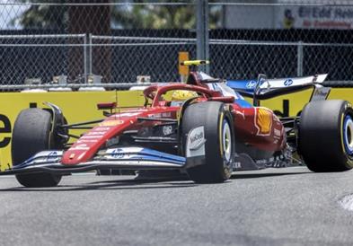 Хамилтон: Ферари може да ја освои титулата оваа сезона