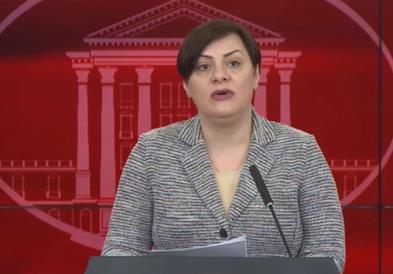 Димитриеска-Кочоска за најавениот кредит од 300 милиони евра: Течат преговорите со банките, се чекаат понудите....