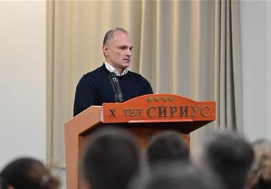 Филипче: Буџетската дупка е околу 2 милијарди евра, компаниите затвораат поради долгови