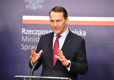 Шикорски: Полска нема да им даде на САД бази за напади врз Иран, ниту ќе испрати војници