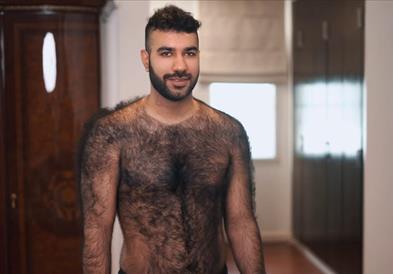 Највлакнестиот човек на светот?! Ова момче му ги покажа на целиот свет своите влакна, изгледа како волкодлак и на тоа се гордее!