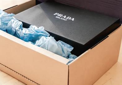 Ограбена е фабриката на „Прада“- крадците однеле вредни луксузни чевли