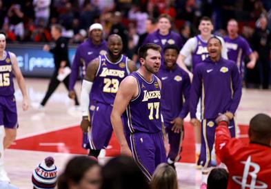 Дончиќ втор играч во НБА со просек од 40 поени во серија од девет победи