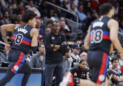 Детроит ја прекина победничката серија на Лејкерс