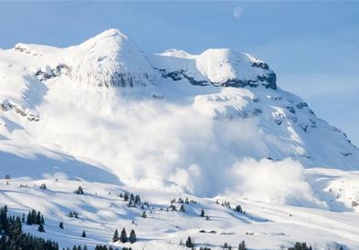 Швајцарски бизнисмен загина заедно со двата сина на скијање во Канада- ги однела ненадејна лавина 