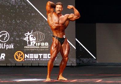 Шесткратниот Мистер Олимпија учи повторно да оди: Изгубив чувство за ритам (ВИДЕО)