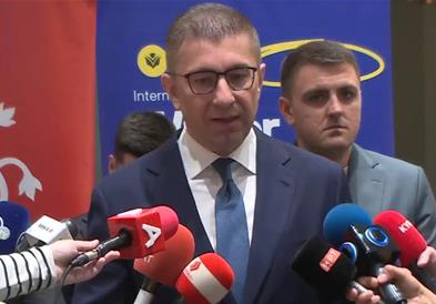 Мицкоски: Бројките од анкетите не мотивираат дополнително да работиме, како Влада правиме се за да испорачаме што е можно повеќе за граѓаните