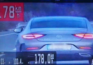 На патот Штип- Радовиш возел со брзина од 178 км. на час, бил „фатен“  со  возило пресретнувач на МВР