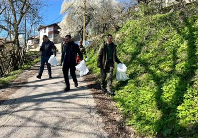 Во акција за подигнување фрлени отпадоци на патот Лешок–Варвара собрани пет тони отпад 