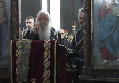 Велики петок одбележан со утринска литургија во „Света Петка“ и читање од евангелието за страдањата на Исус Христос 