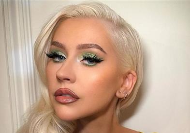 Фото: Мегапопуларна актерка заведува со нов имиџ 