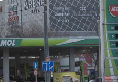 ЕУ поведе постапка против Унгарија и Словачка за продавање поскапи горива на странците 