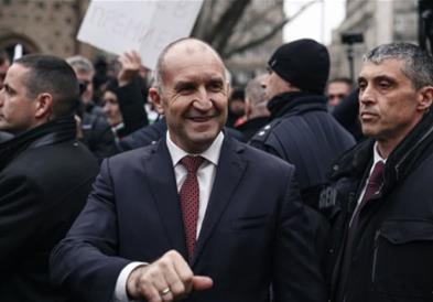 Бугарската претседателка му го даде мандатот за состав на новата влада на екс претседателот 